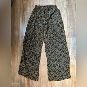 Pattern Forever 21 pants